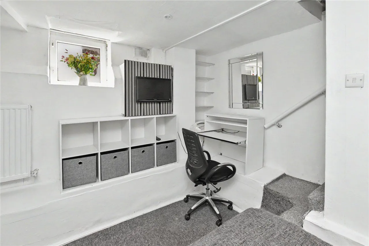 Thornville Grove, Leeds, LS6, photo 9