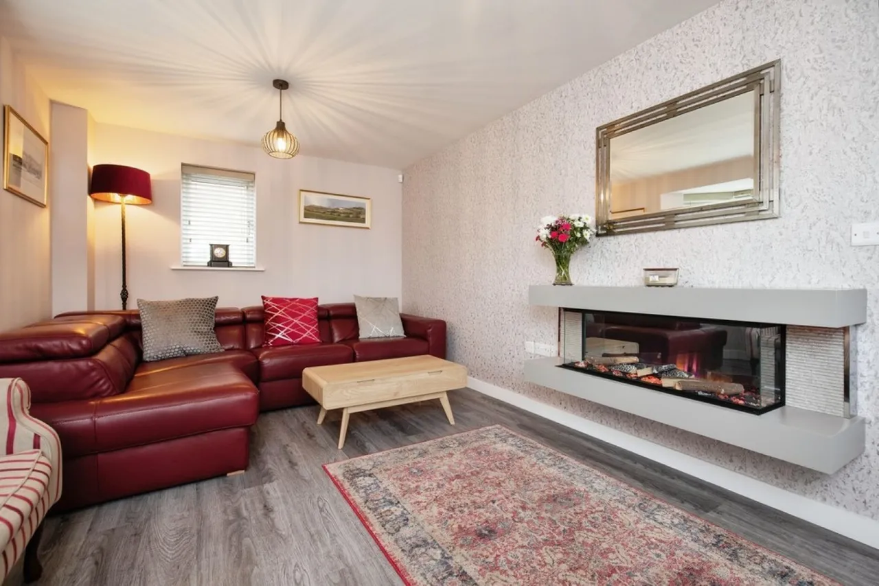 Ayrton Drive, Castle Donington, photo 7