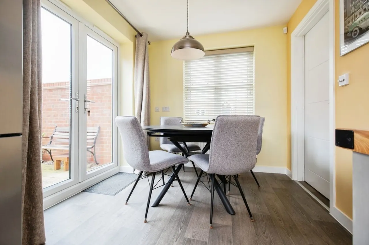 Ayrton Drive, Castle Donington, photo 9