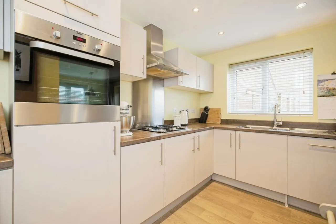 Ayrton Drive, Castle Donington, photo 8