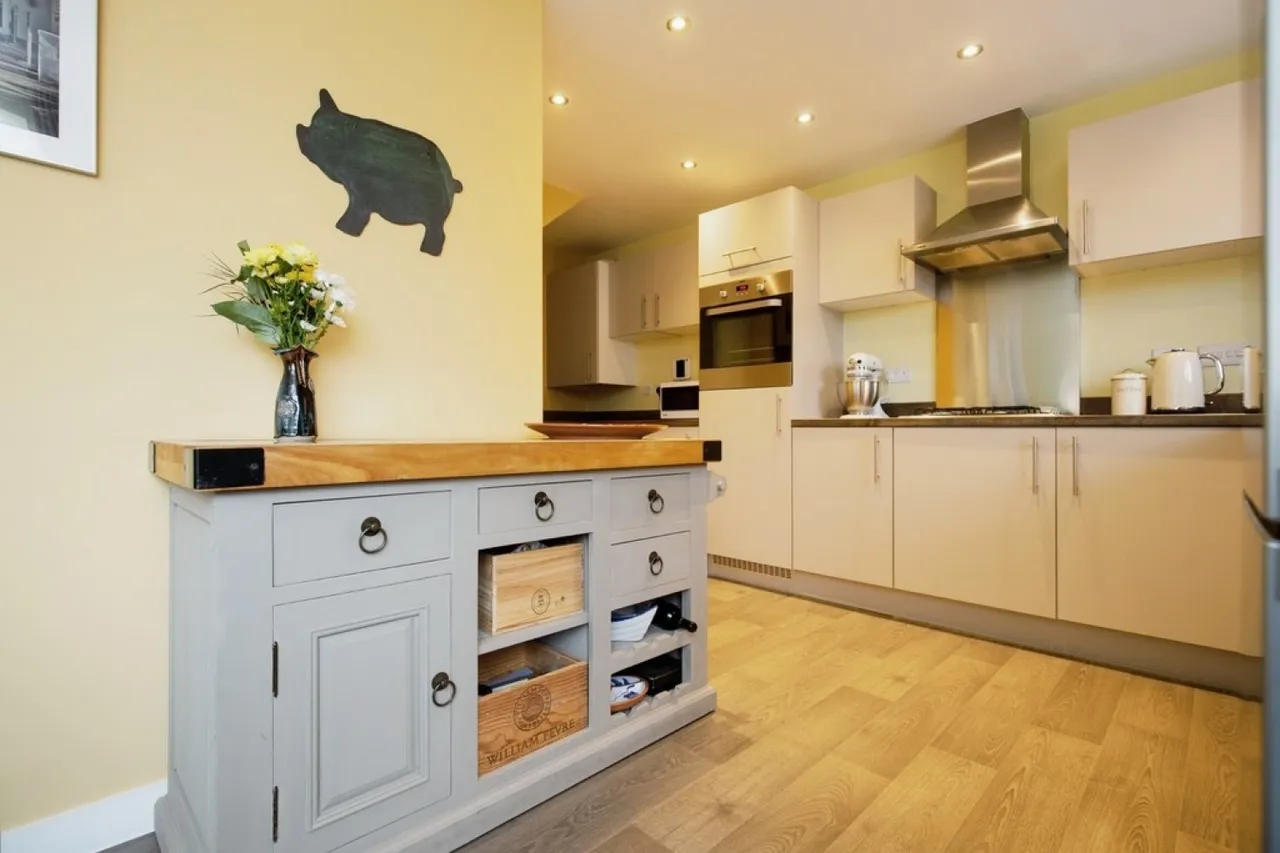 Ayrton Drive, Castle Donington, photo 10