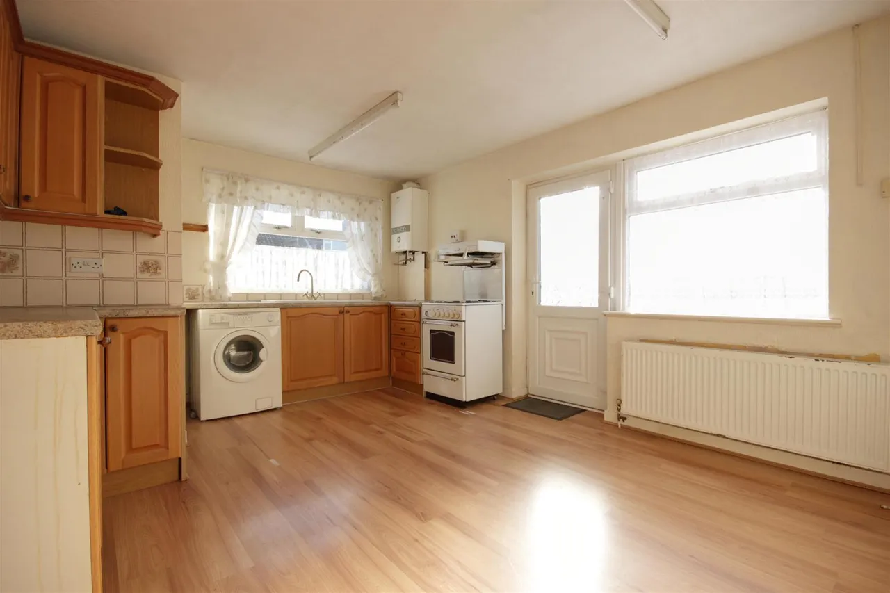 Baronwood Crescent, Beeford, Driffield, photo 2