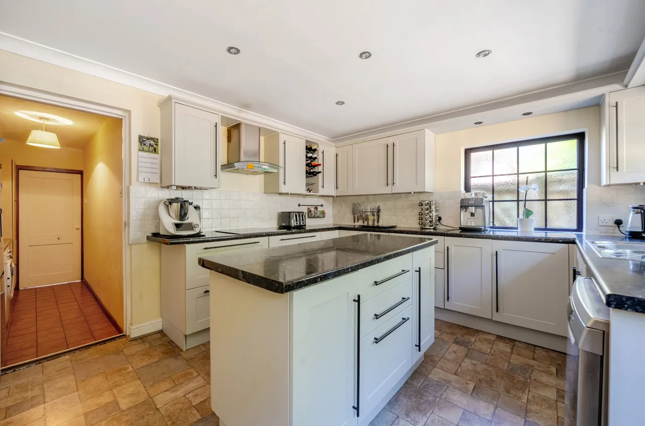 Frimley Road, Ash Vale, Surrey, GU12 5PP, photo 8