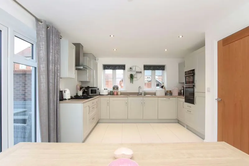 Waring Crescent, Aston Clinton, Buckinghamshire, HP22 0AB, photo 12