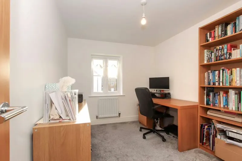 Waring Crescent, Aston Clinton, Buckinghamshire, HP22 0AB, photo 7