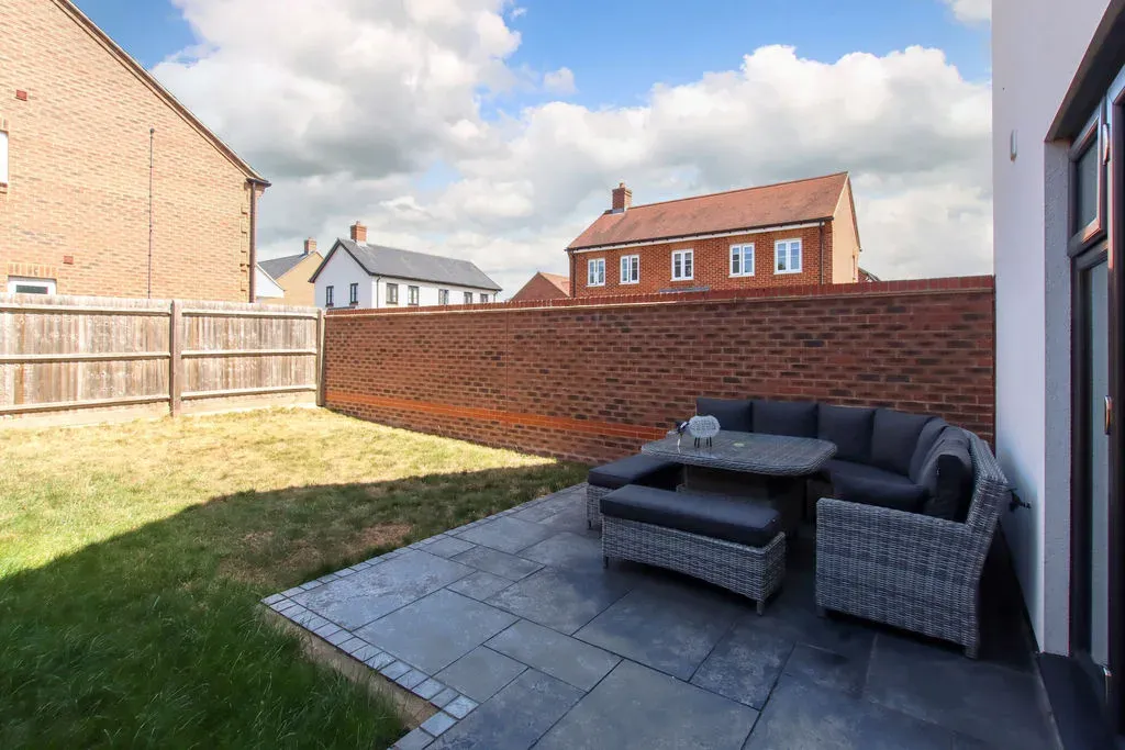 Waring Crescent, Aston Clinton, Buckinghamshire, HP22 0AB, photo 11