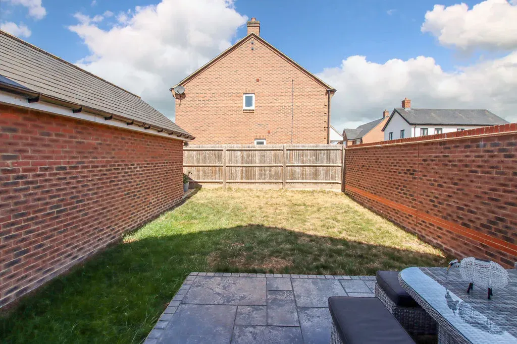 Waring Crescent, Aston Clinton, Buckinghamshire, HP22 0AB, photo 4