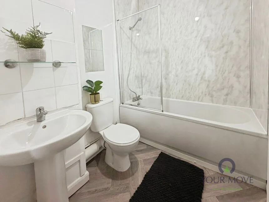 Long Lane, Halesowen, West Midlands, B62, photo 4