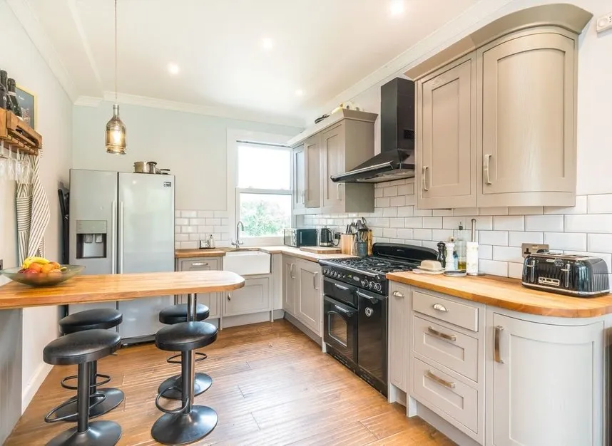 Warren Road, Colliers Wood, SW19, photo 3