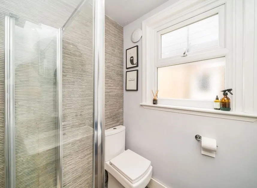 Warren Road, Colliers Wood, SW19, photo 10