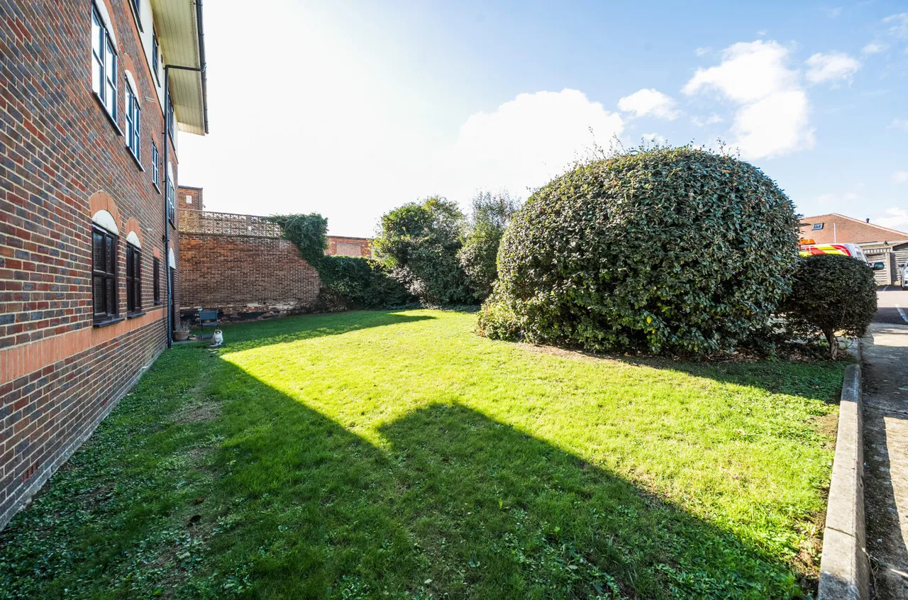 South Street, Lancing, BN15, photo 13