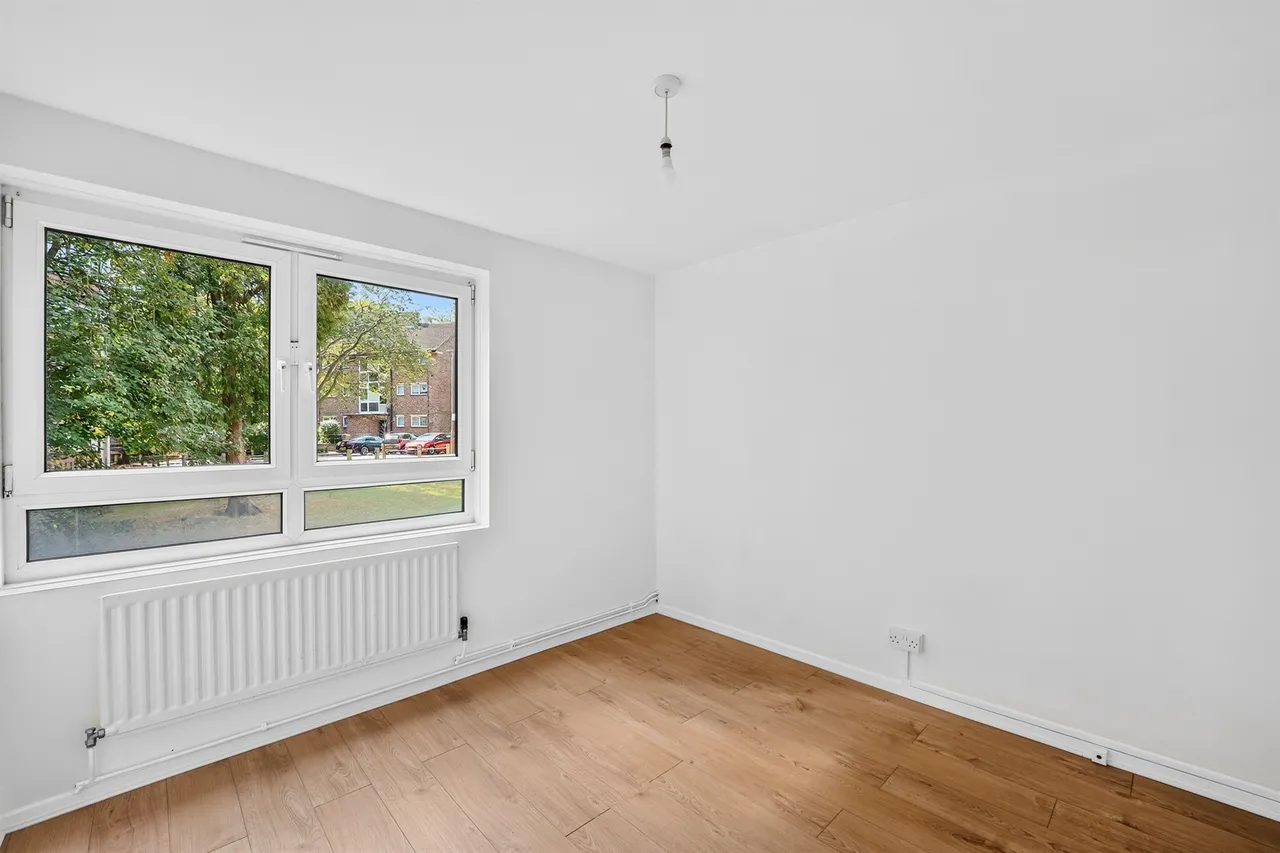 Keevil Drive, London, photo 9
