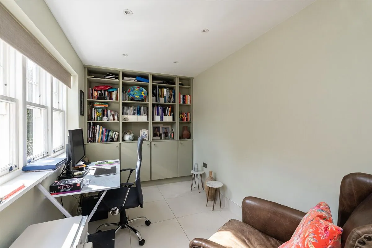Boughton Hall Avenue, Send, GU23, photo 11