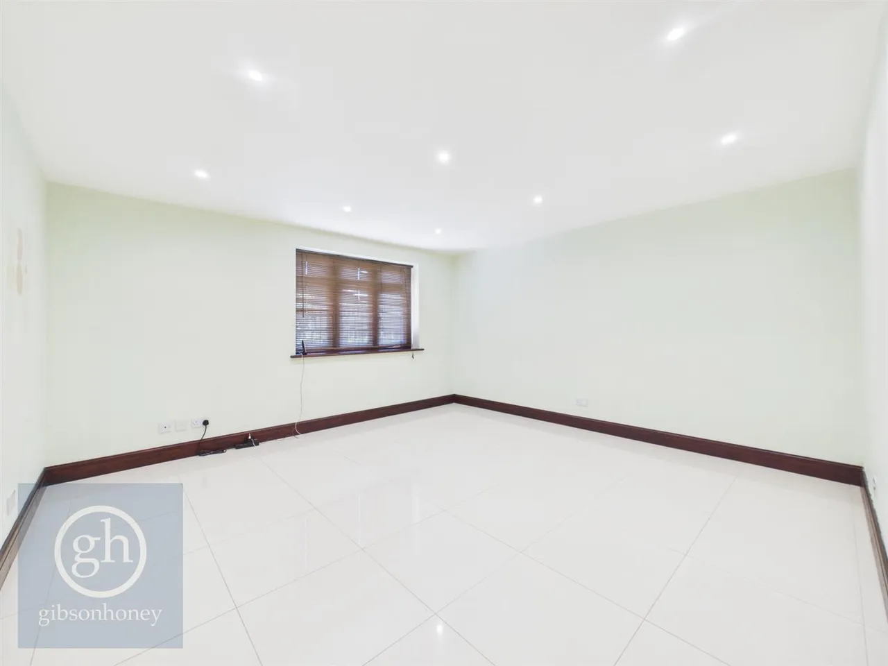 Sharps Lane, Ruislip, HA4 7JB, photo 10