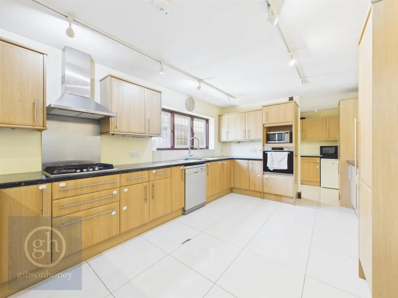 Sharps Lane, Ruislip, HA4 7JB, photo 13