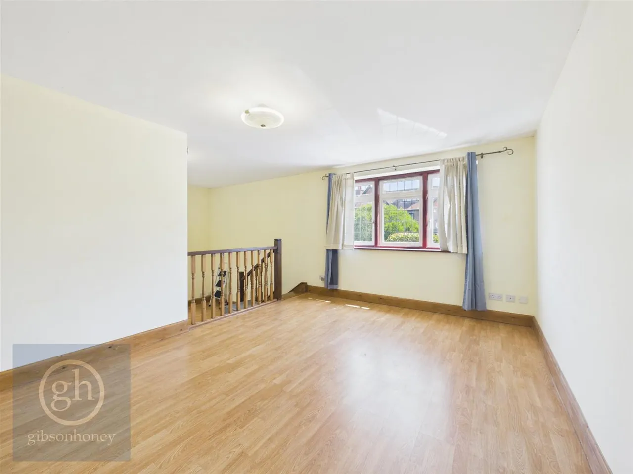 Sharps Lane, Ruislip, HA4 7JB, photo 3