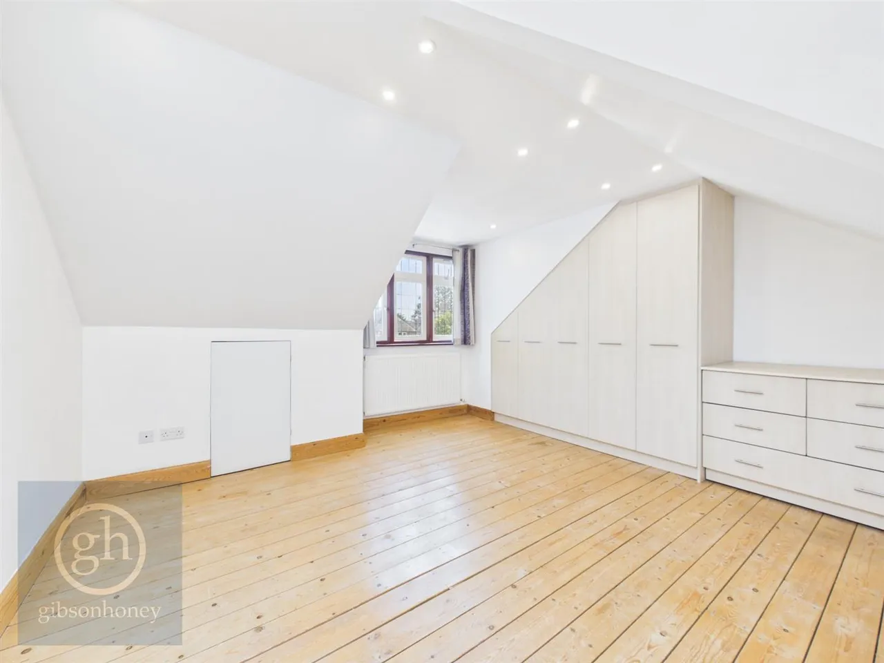 Sharps Lane, Ruislip, HA4 7JB, photo 18