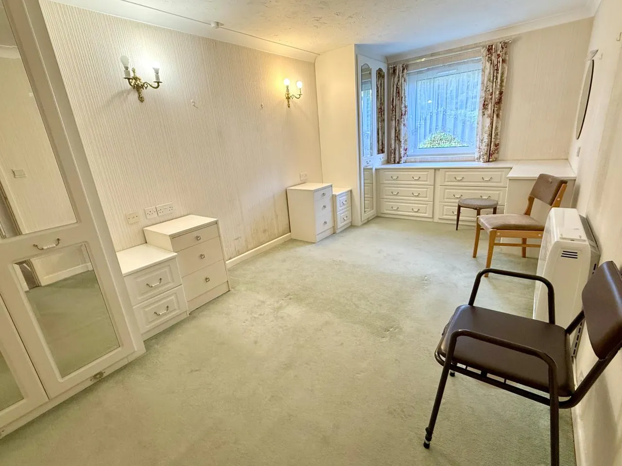 Alexandria Court, BH22, photo 12