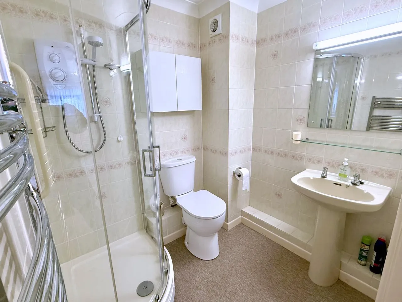 Alexandria Court, BH22, photo 14
