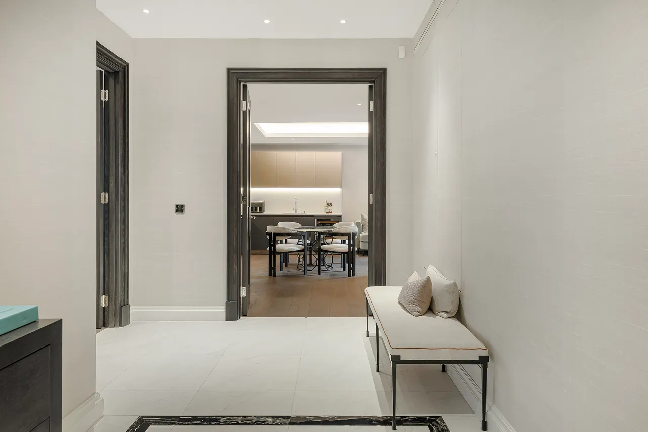 Grosvenor Square, Mayfair, London, photo 8