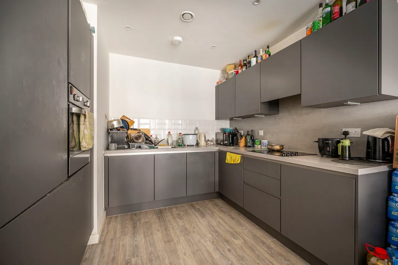 4 St Pier Court, 20 Thunderer Street, London, photo 4