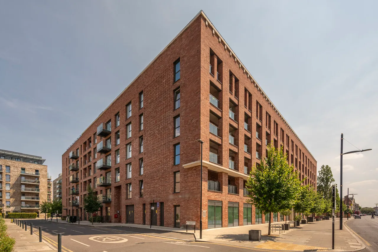 3 bed flat for sale — 4 St Pier Court, 20 Thunderer Street, London