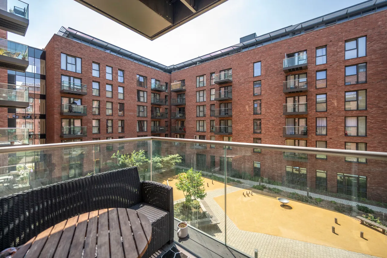 4 St Pier Court, 20 Thunderer Street, London, photo 5