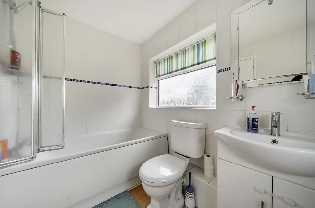 Thornyhurst Road, Mytchett, Camberley, Surrey, GU16 6EN, photo 8