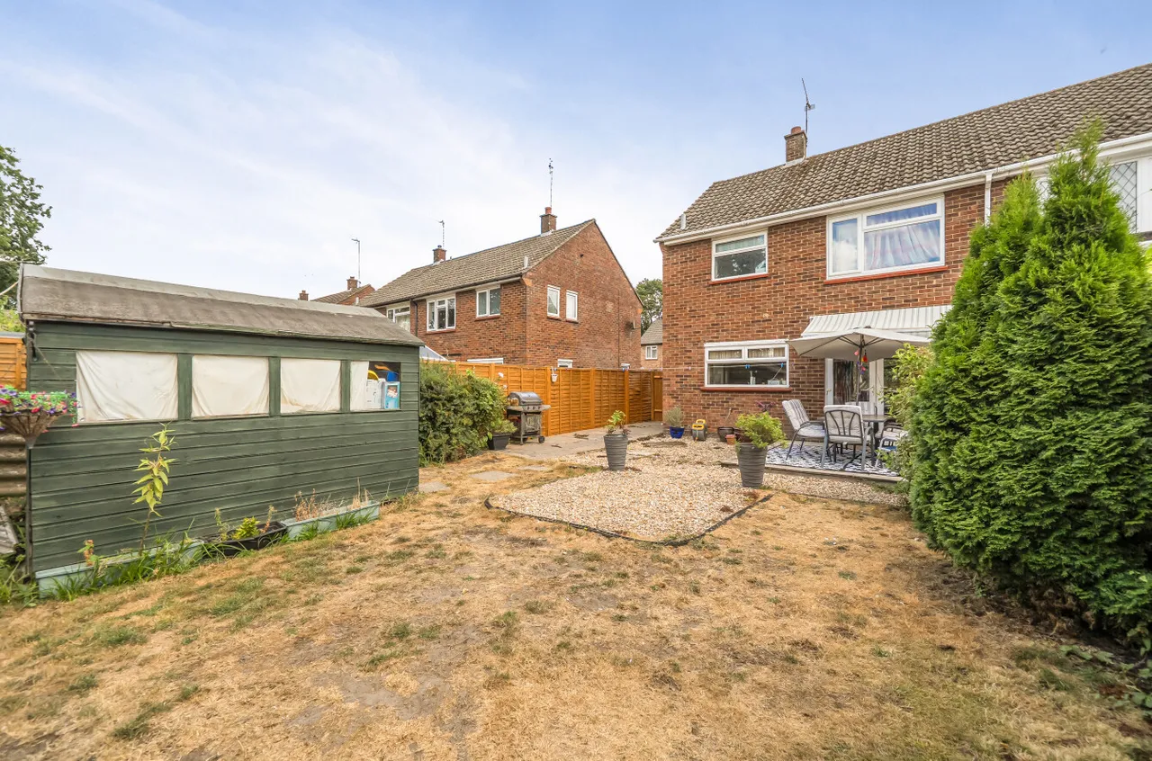 Thornyhurst Road, Mytchett, Camberley, Surrey, GU16 6EN, photo 9