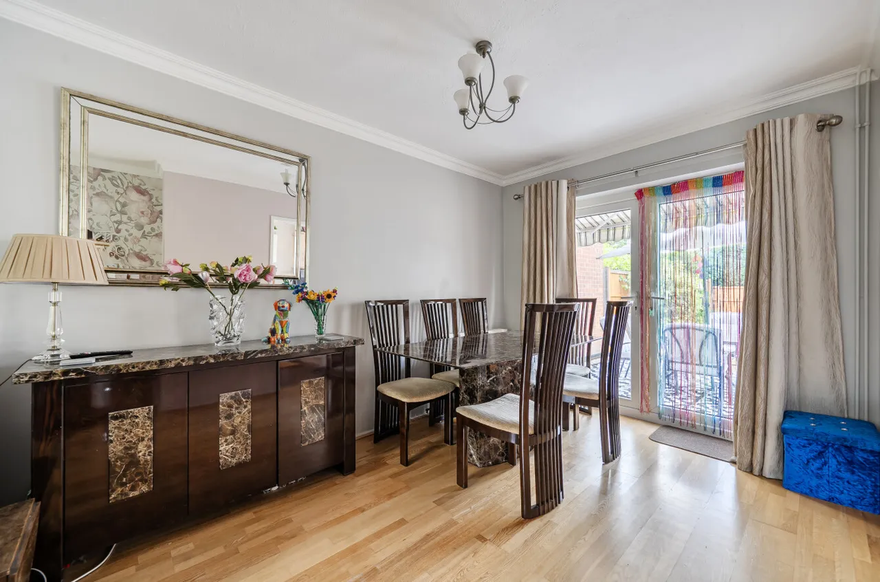 Thornyhurst Road, Mytchett, Camberley, Surrey, GU16 6EN, photo 3
