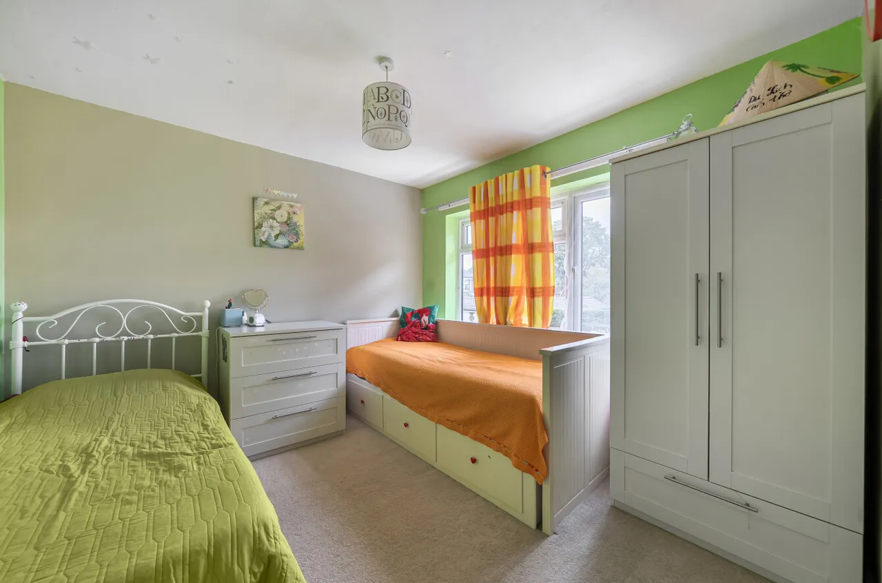 Thornyhurst Road, Mytchett, Camberley, Surrey, GU16 6EN, photo 6