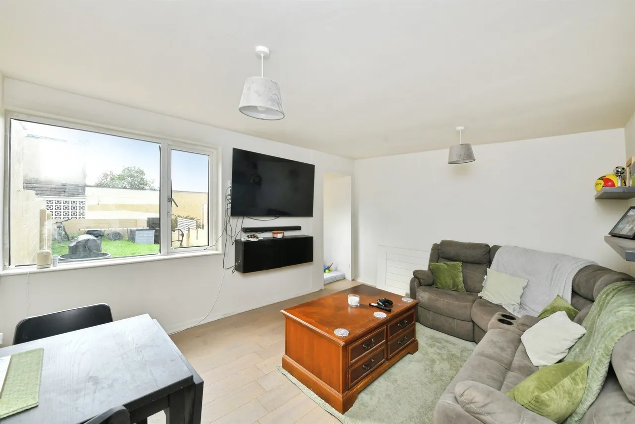 Cromer Walk, Plymouth, PL6, photo 2