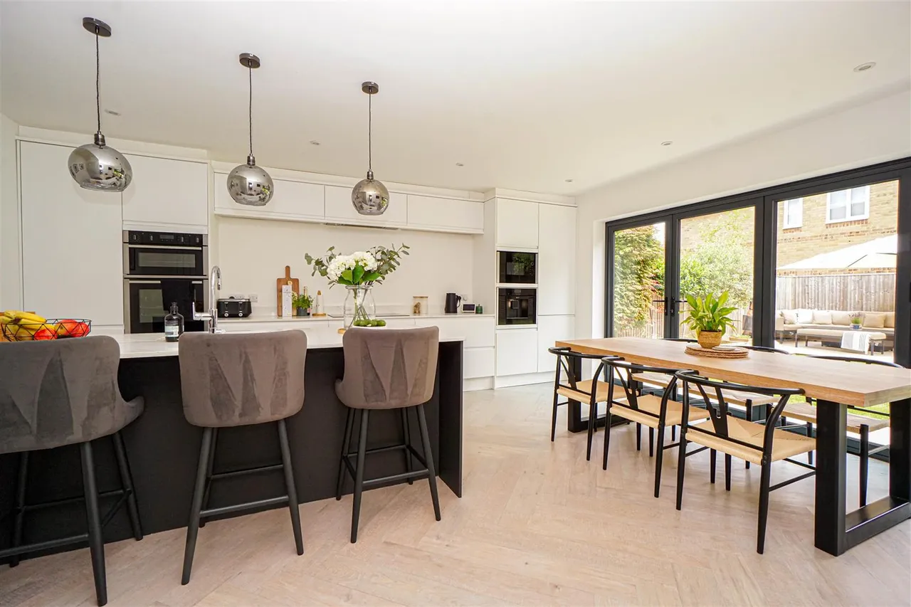 Rushmere Rise, St. Leonards-On-Sea, photo 2