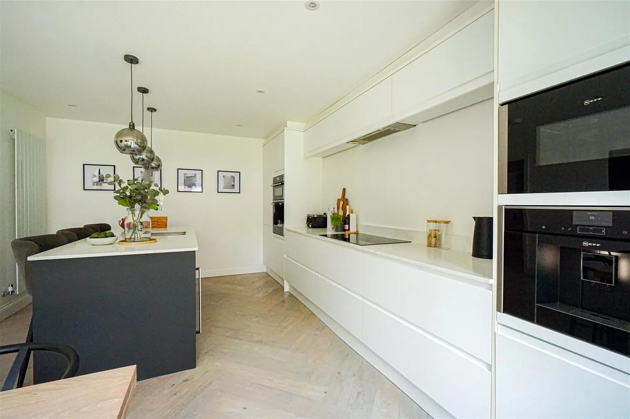Rushmere Rise, St. Leonards-On-Sea, photo 17
