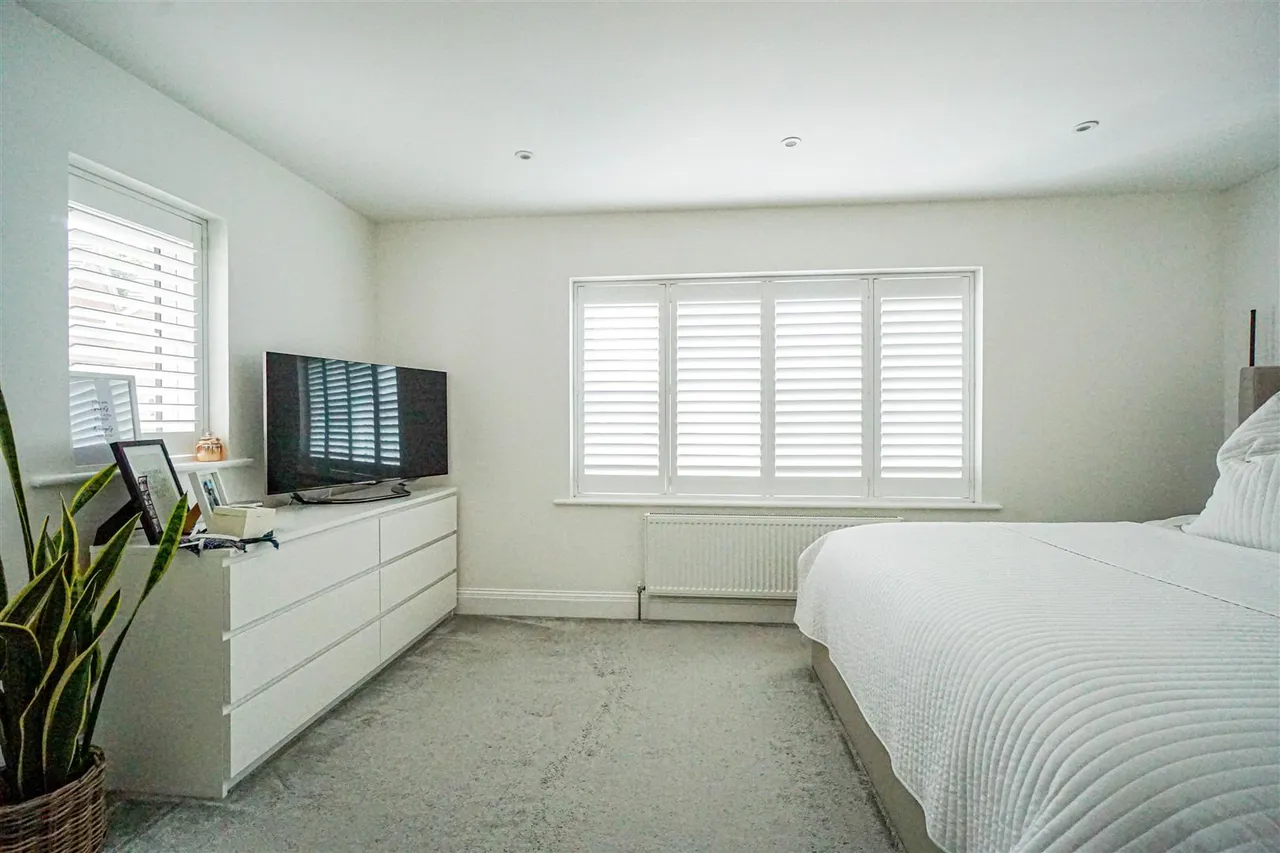 Rushmere Rise, St. Leonards-On-Sea, photo 25