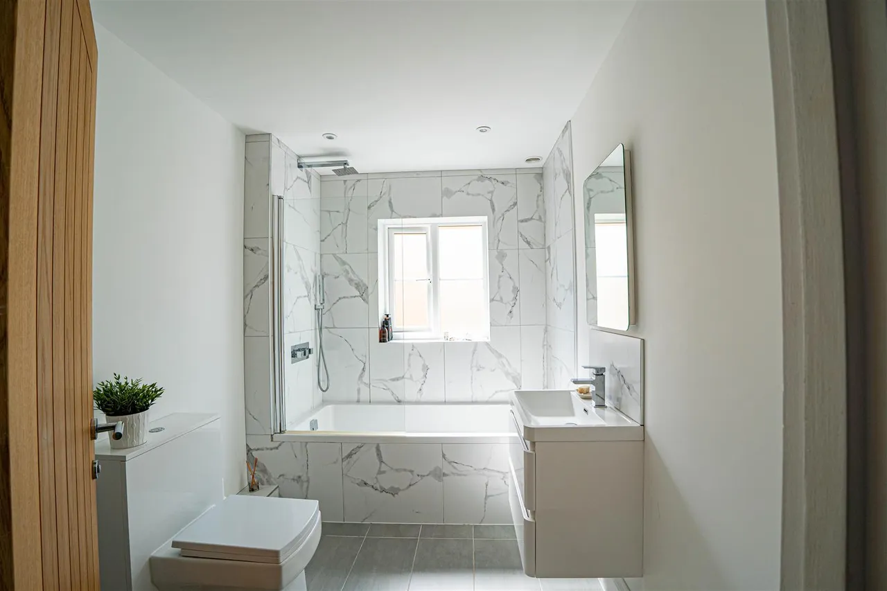Rushmere Rise, St. Leonards-On-Sea, photo 13
