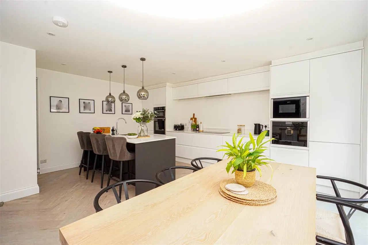 Rushmere Rise, St. Leonards-On-Sea, photo 16