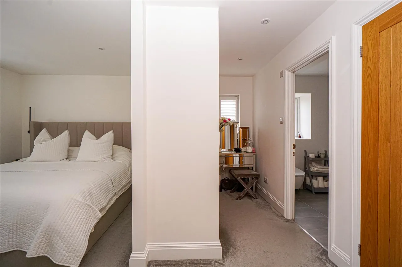 Rushmere Rise, St. Leonards-On-Sea, photo 22