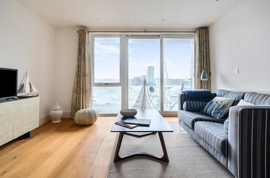 2 bed flat for sale, Maritime Walk, Ocean Village, SO14