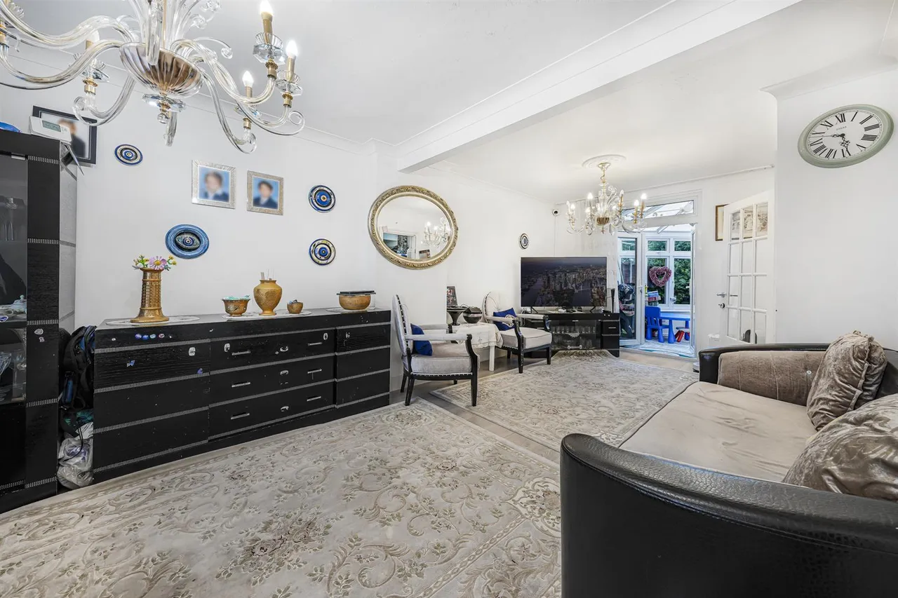 Sewardstone Road, Chingford, E4 7PY, photo 3