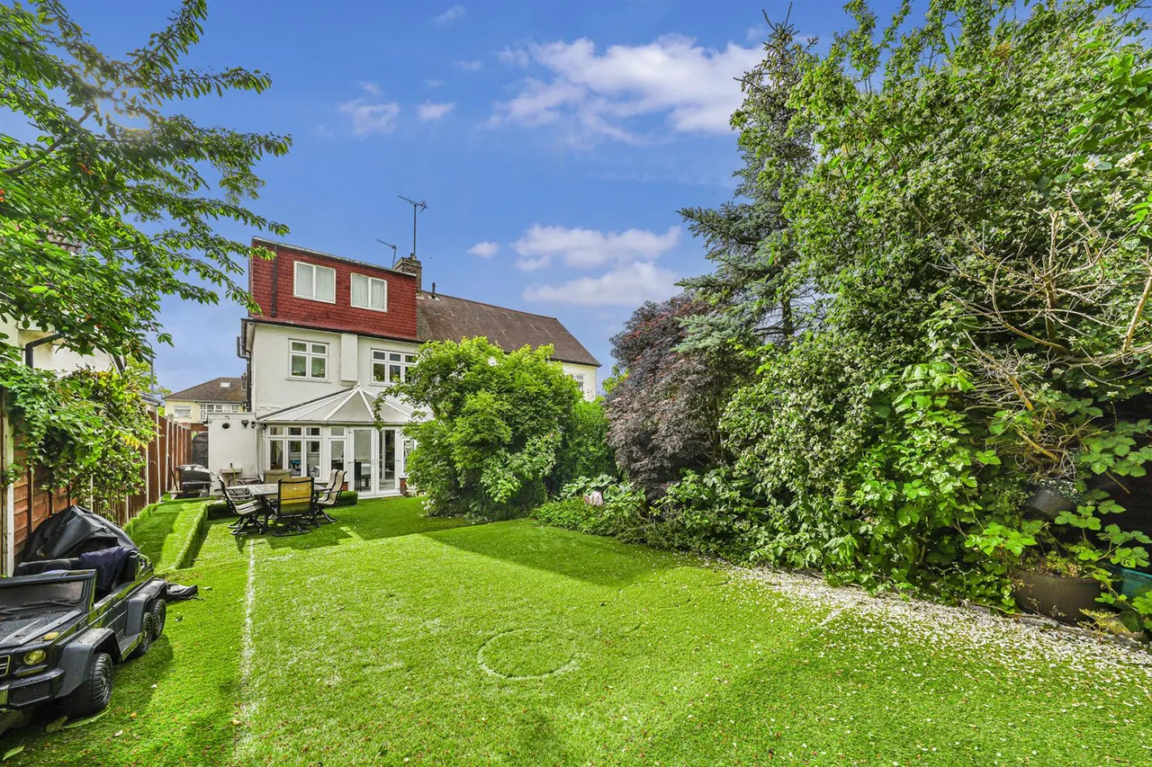 Sewardstone Road, Chingford, E4 7PY, photo 9