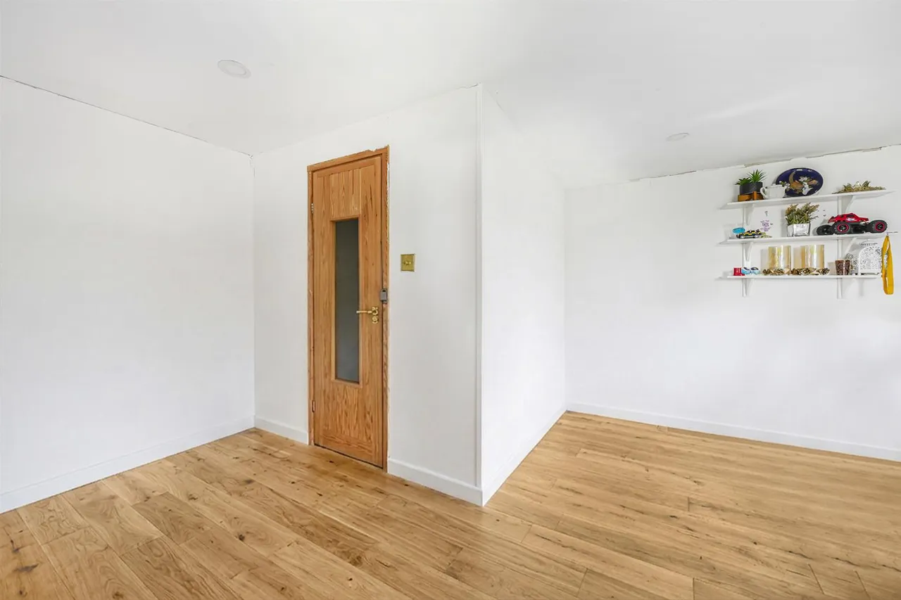 Sewardstone Road, Chingford, E4 7PY, photo 14