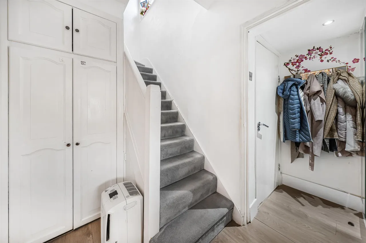 Sewardstone Road, Chingford, E4 7PY, photo 15
