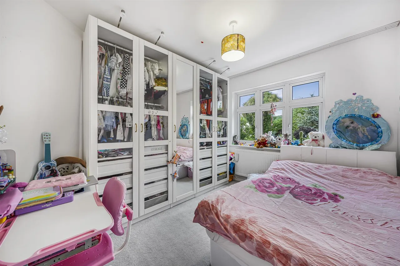 Sewardstone Road, Chingford, E4 7PY, photo 24