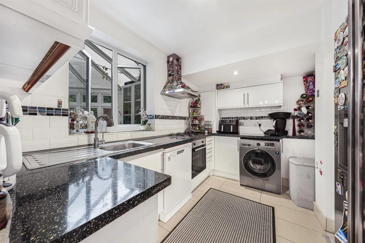 Sewardstone Road, Chingford, E4 7PY, photo 31