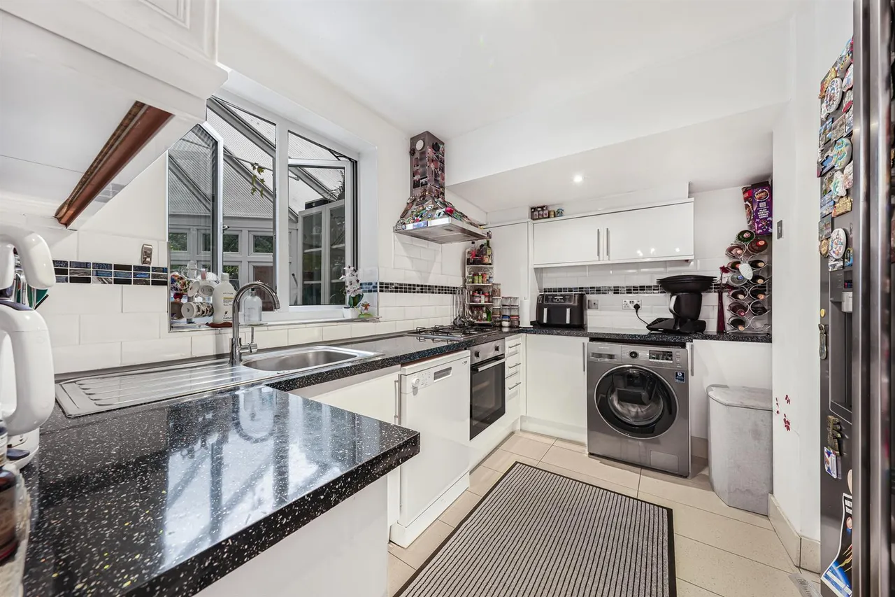 Sewardstone Road, Chingford, E4 7PY, photo 4