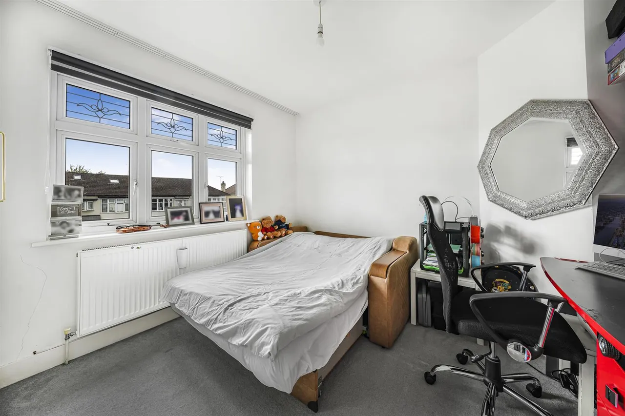 Sewardstone Road, Chingford, E4 7PY, photo 22