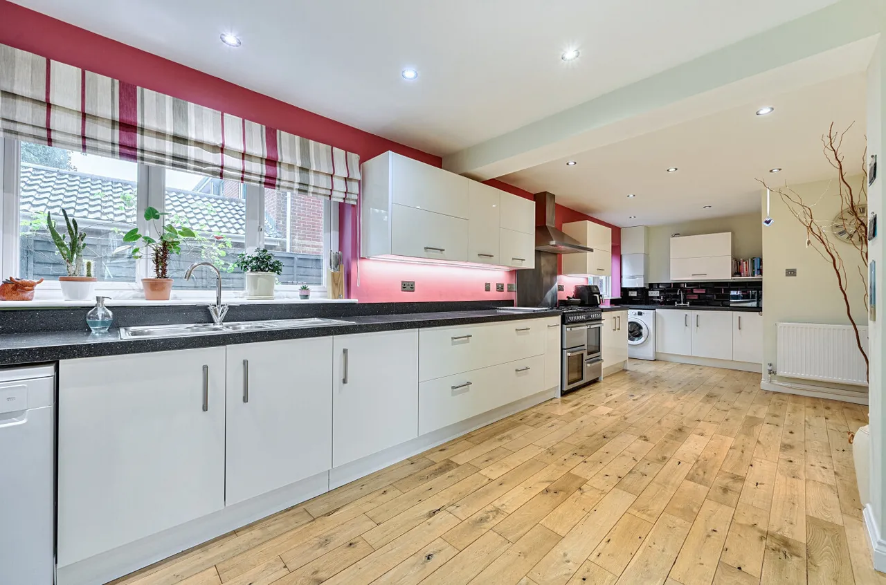 Worcester Crescent, Willand, EX15, photo 24