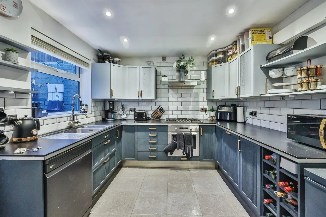 Nuthall Road, Nottingham, NG8, photo 16