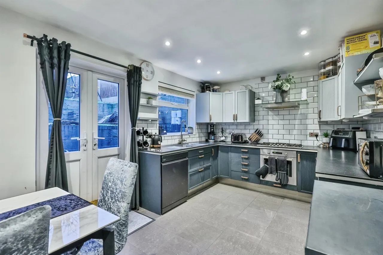 Nuthall Road, Nottingham, NG8, photo 3